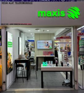 Maxis store at Emart Batu Kawa, Kuching